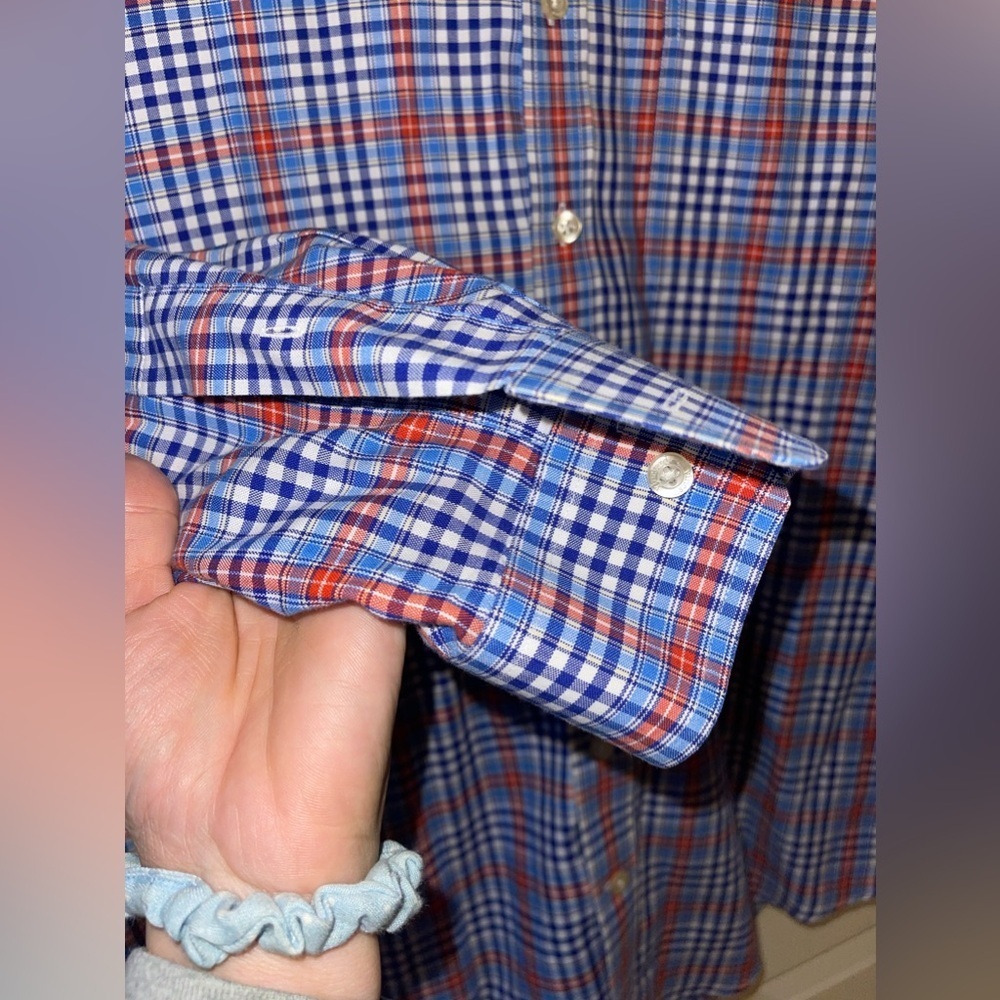 Vineyard Vines button down shirt • Mens Medium - Picture 3 of 5